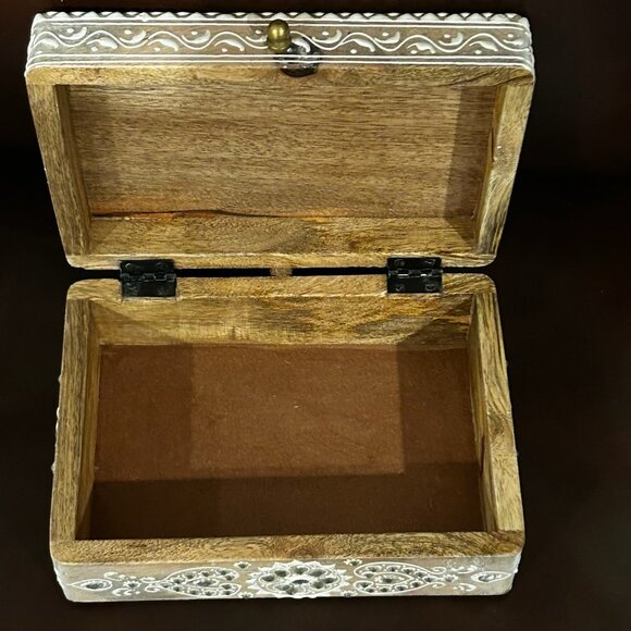 NWT Vintage Large Wooden Hand Carved Ornate Indian Keepsake Box - Picture 11 of 12